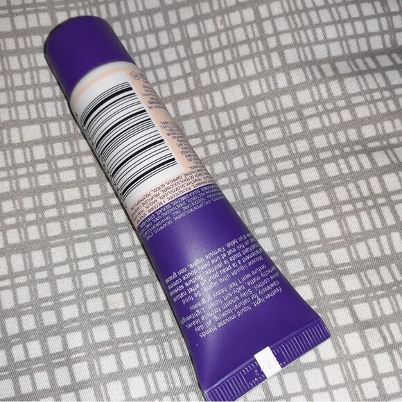 Rimmel London stay matte full coverage Foundation 010 light porcelain new makeup - Picture 8 of 9